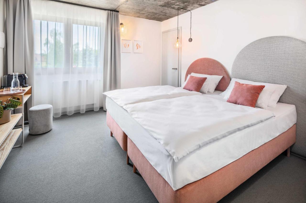 Boutique Hotel Mezi Svy Hradec Králové Eksteriør billede